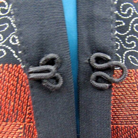 Chicos Embroidered Patchwork Vest Size S Art To Wear Boho Pockets Multicolor - Picture 10 of 13